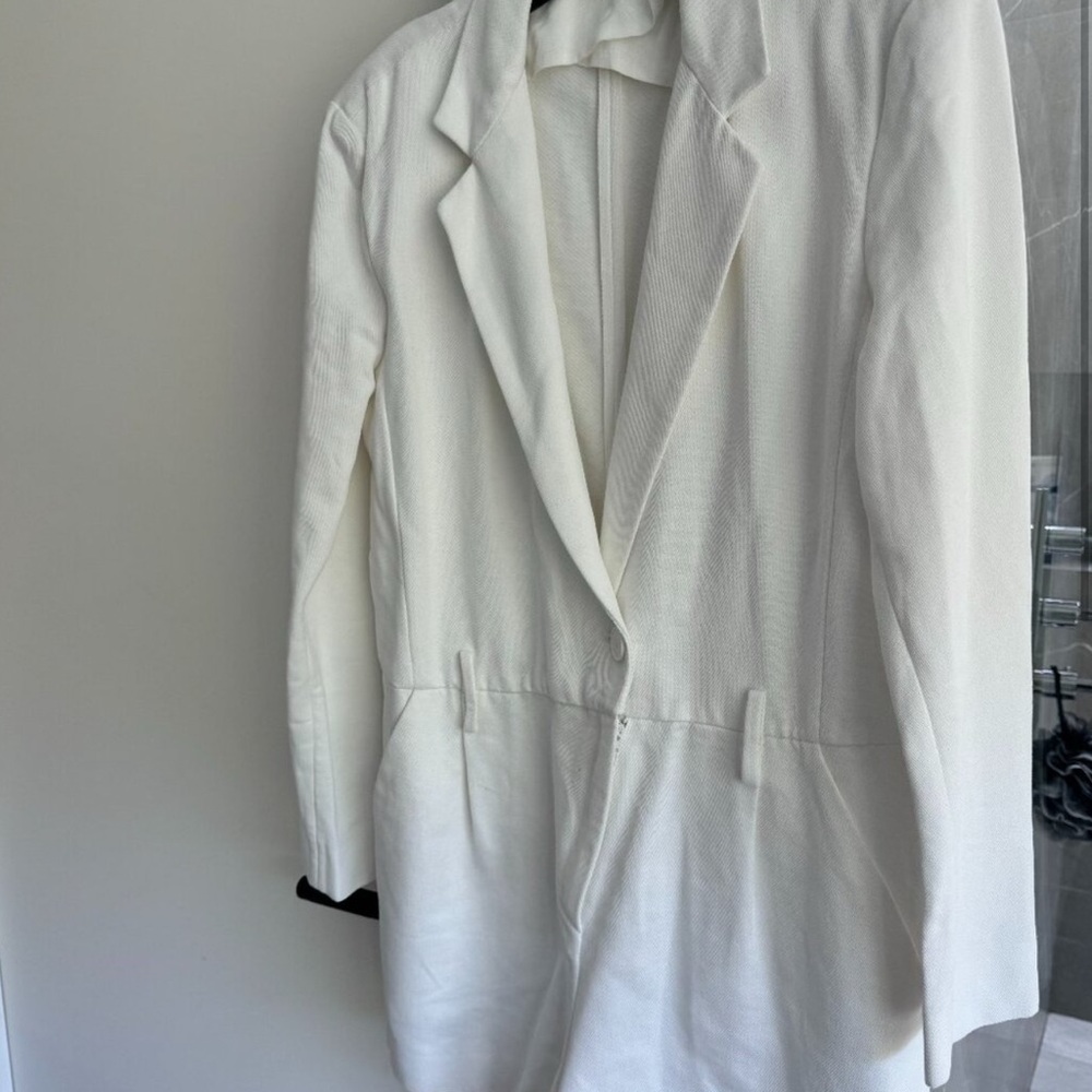 Elegant White Blazer